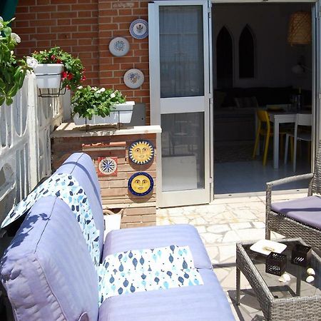 Апартаменты La Casa Sulla Spiaggia Неттуно Экстерьер фото