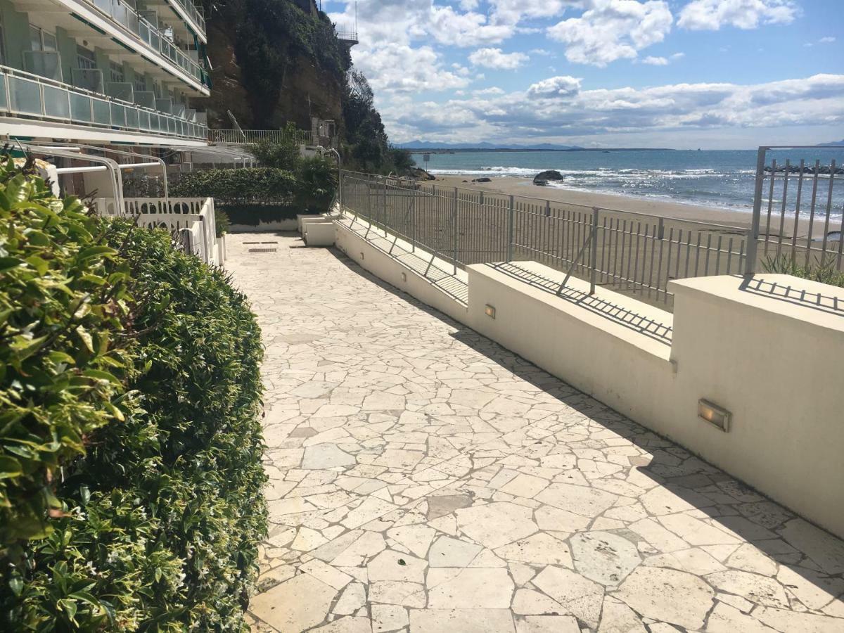 Апартаменты La Casa Sulla Spiaggia Неттуно Экстерьер фото